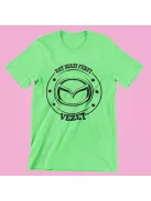 Egy igazi férfi Mazdát vezet férfi póló