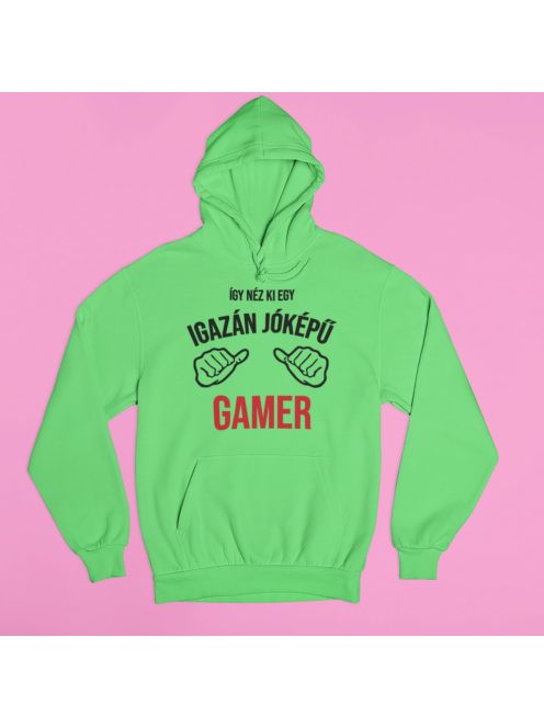 Így néz ki egy igazán jóképű gamer pulóver