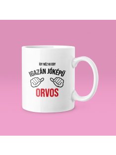 Így néz ki egy igazán jóképű orvos bögre
