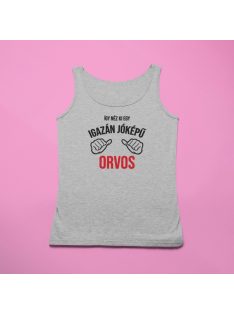 Így néz ki egy igazán jóképű orvos férfi atléta