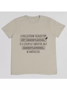 Két ismeretlen póló