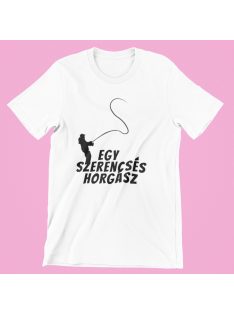 Egy szerencsés horgász férfi póló